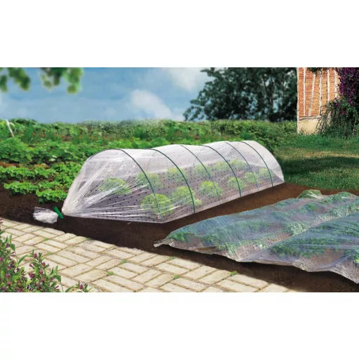 Szellőző lyukakkal ellátott termesztő fólia. színtelen 2 x 5 m