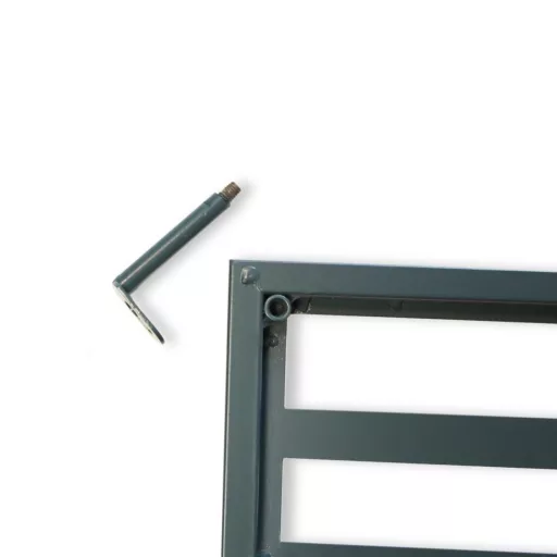 Fémrács dekoratív kaktusz motívumokkal zöld panel: 0,6 x 1,5 mplussz láb: 0,3 m